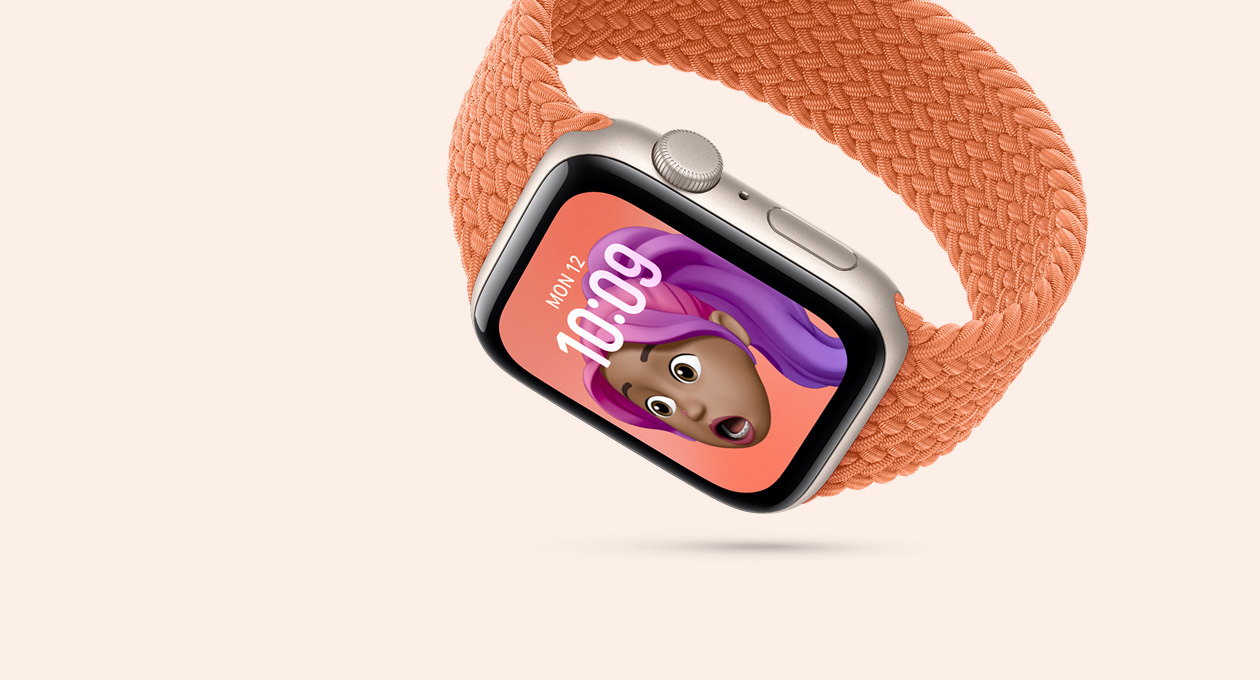 Apple&nbsp;Watch&nbsp;SE&nbsp;3 بإطار من الألومنيوم ولون ضوء النجوم، وشاشة بزجاج مقاوم للتشققات، وحزام Loop أحادي مَجدول بلون كركمي