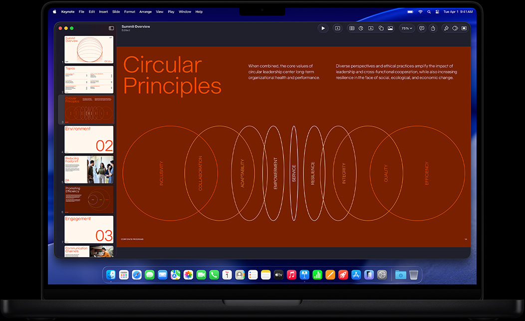 หน้าจอของ MacBook Pro แสดงการสร้าง Keynote สำหรับการประชุมสุดยอดธุรกิจ