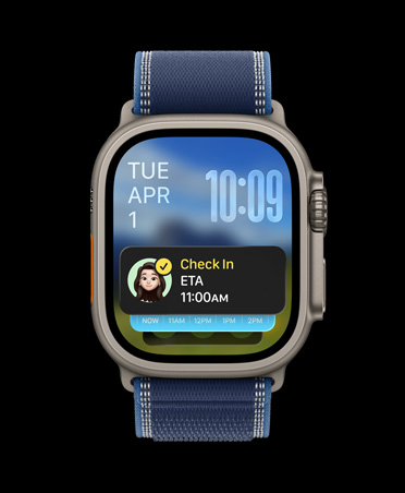 Apple Watch Ultra 3, kleur zwart, kast van titanium, melding van Check-in bovenaan de Slimme Stapel, Trail-bandje, kleur blauw/felblauw